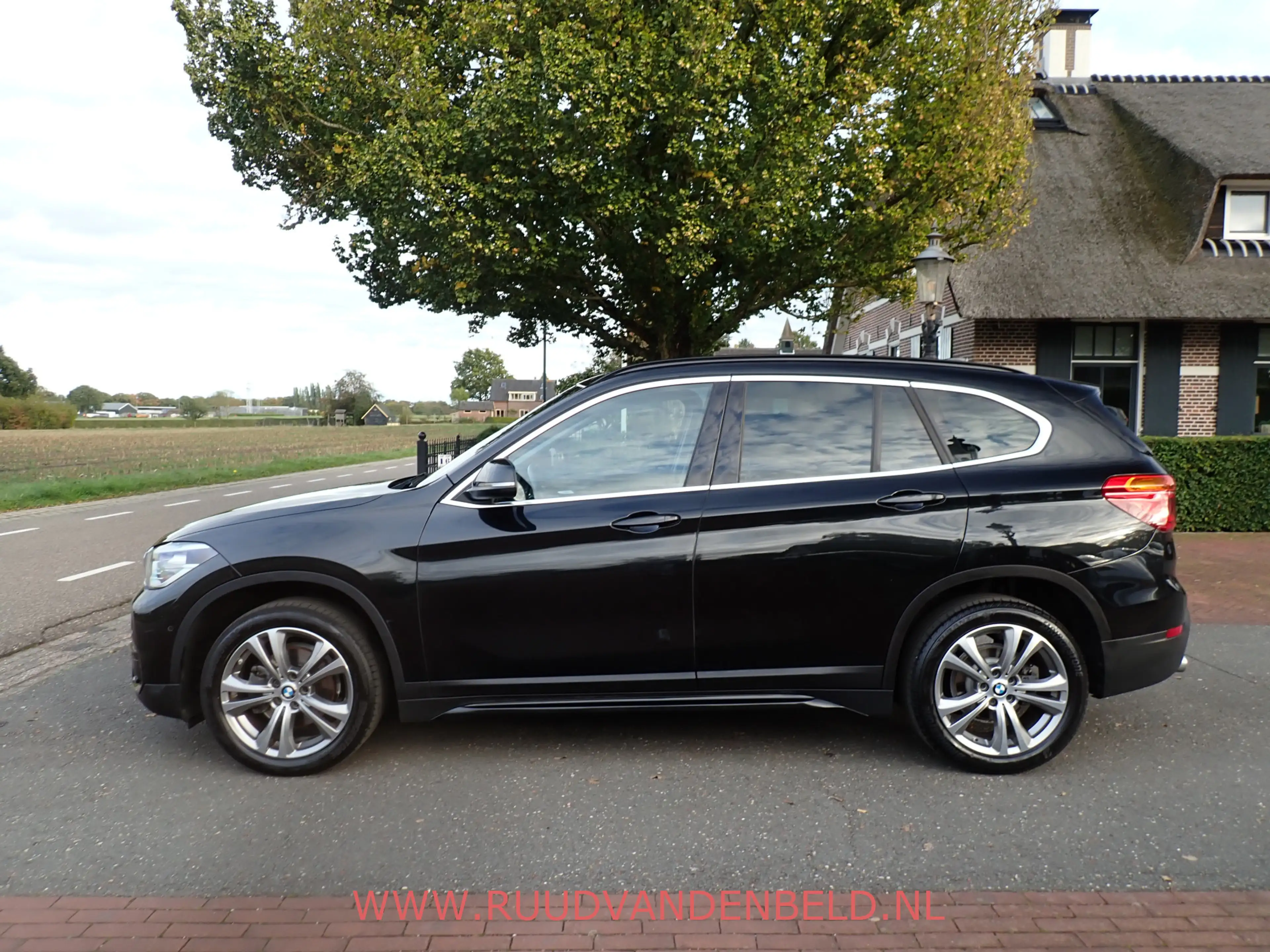 BMW X1 1.8i SPORTLINE CARPLAY / HEADUP / 18'' / SPORTSTOE — photo 6