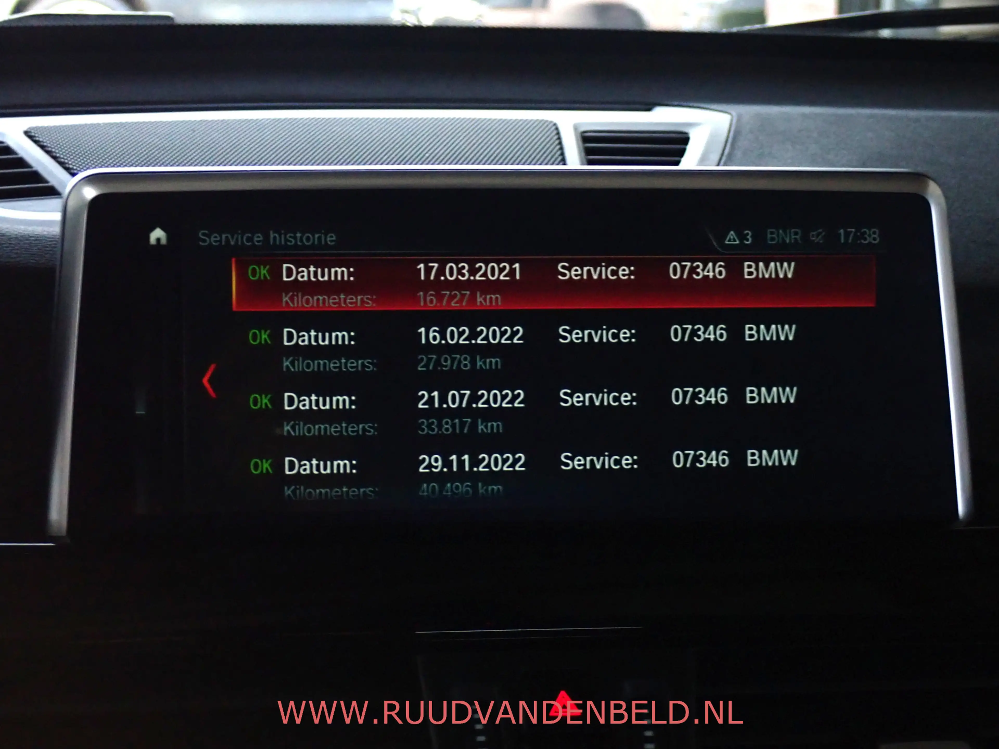 BMW X1 1.8i SPORTLINE CARPLAY / HEADUP / 18'' / SPORTSTOE — photo 22