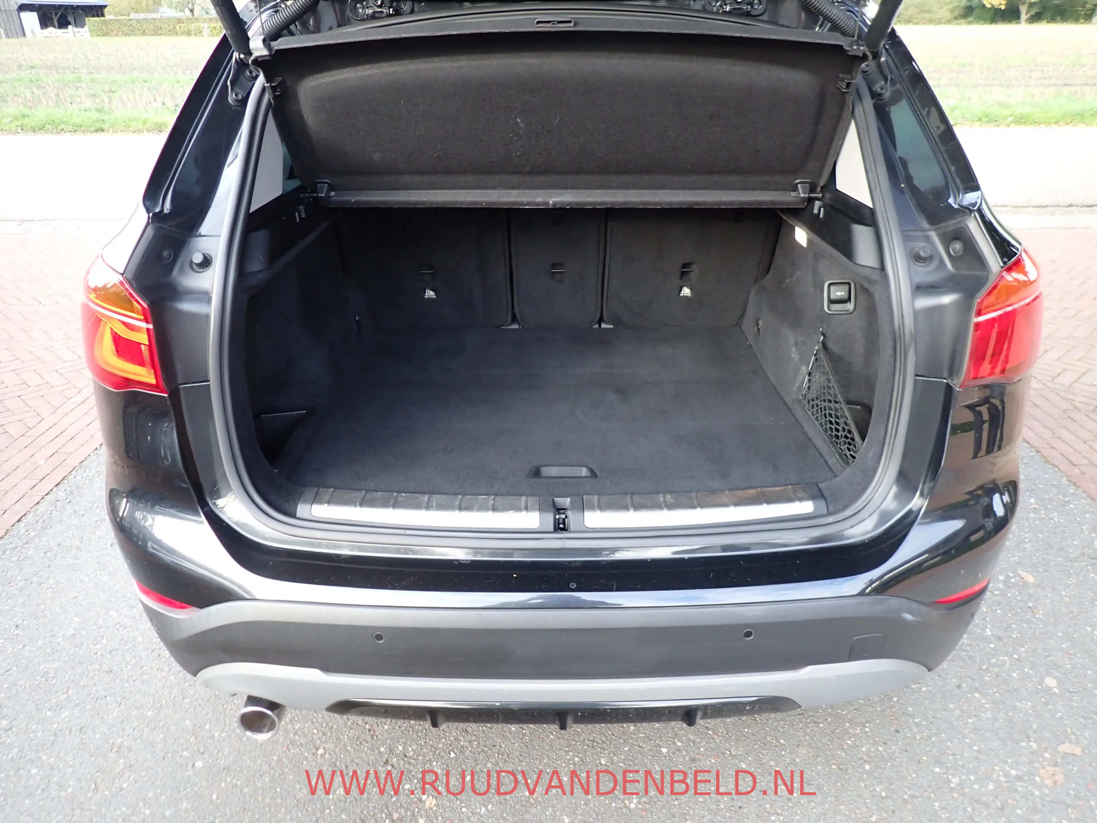 BMW X1 1.8i SPORTLINE CARPLAY / HEADUP / 18'' / SPORTSTOE — photo 34