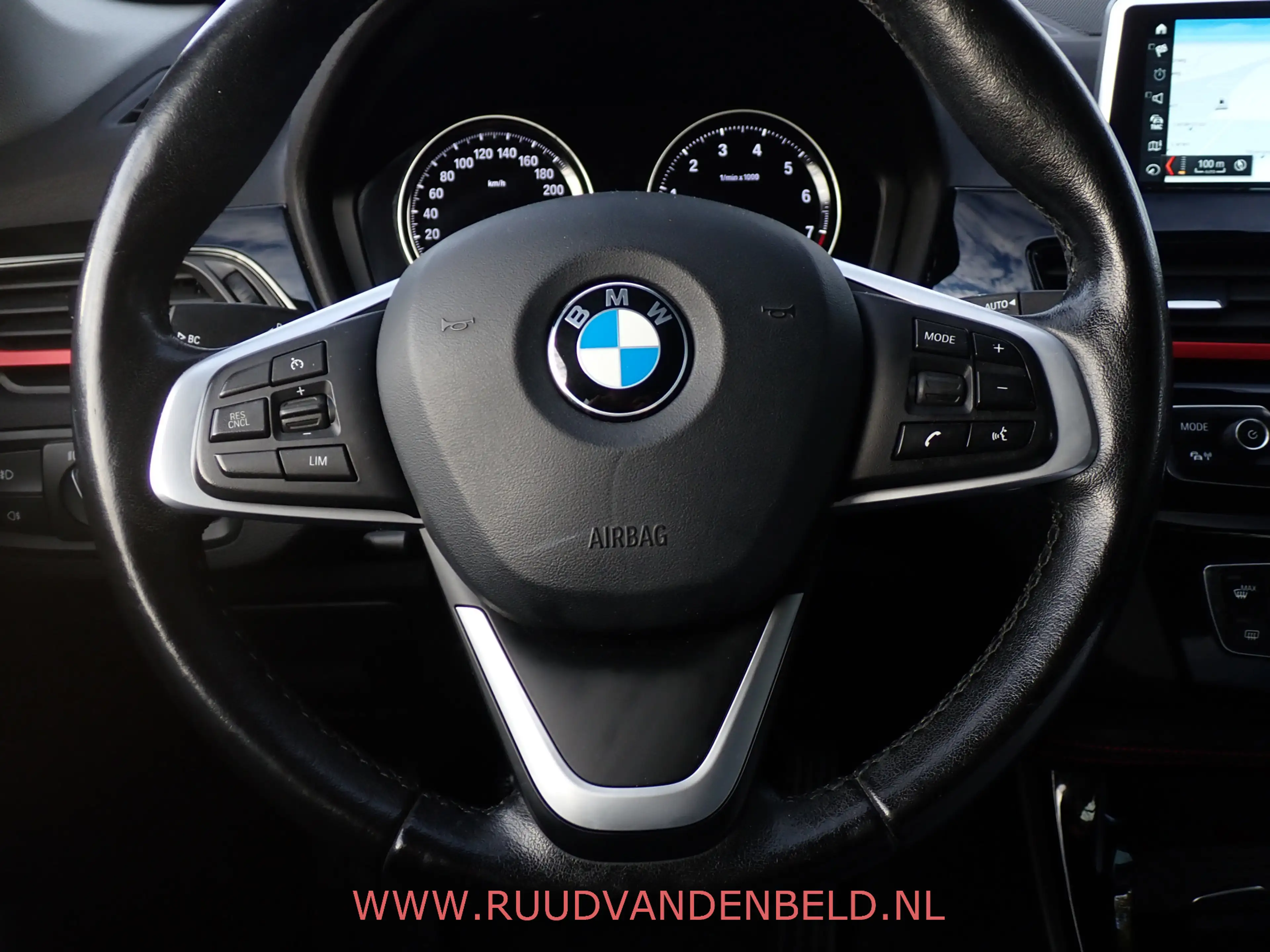 BMW X1 1.8i SPORTLINE CARPLAY / HEADUP / 18'' / SPORTSTOE — photo 13