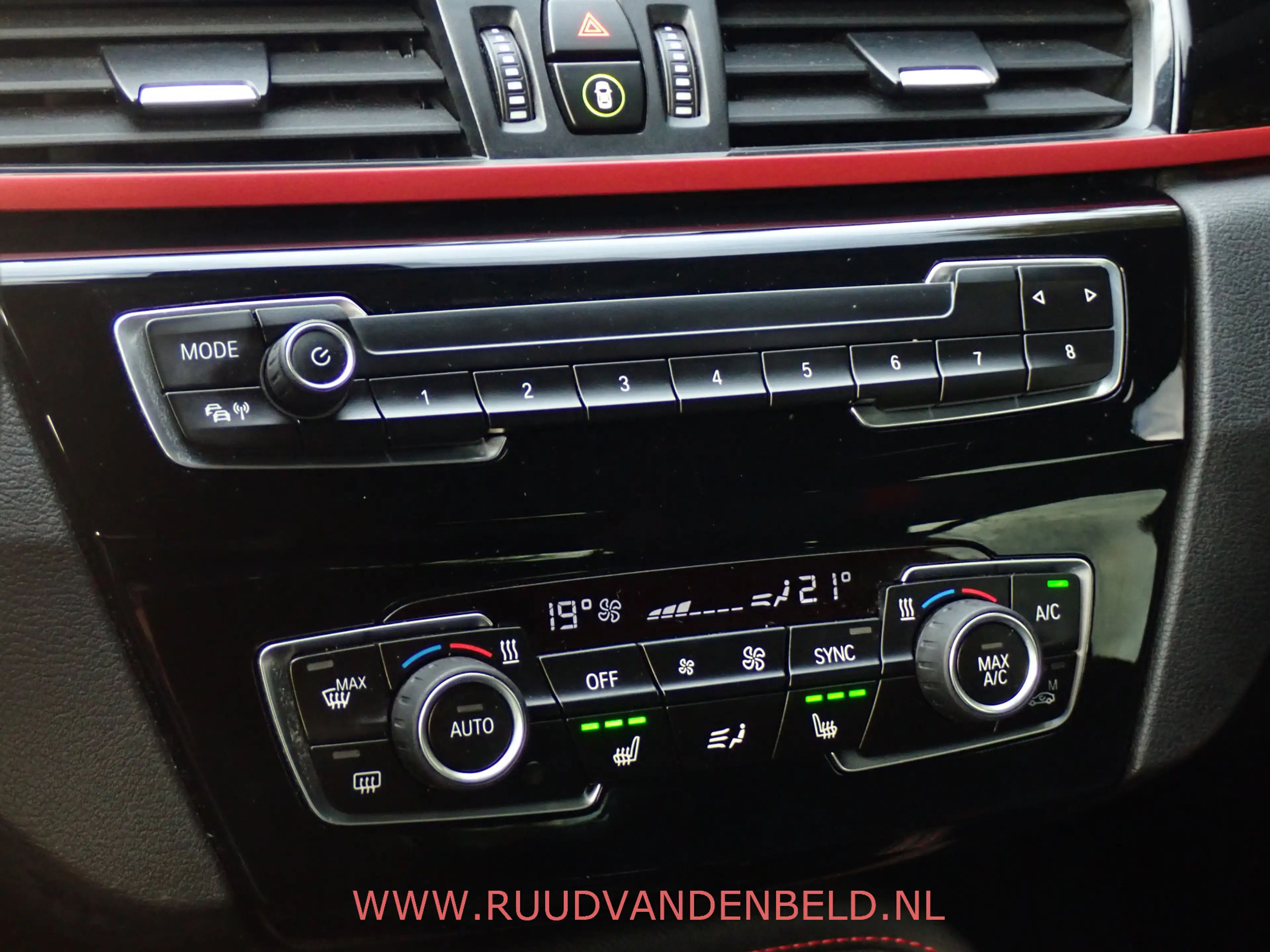 BMW X1 1.8i SPORTLINE CARPLAY / HEADUP / 18'' / SPORTSTOE — photo 12