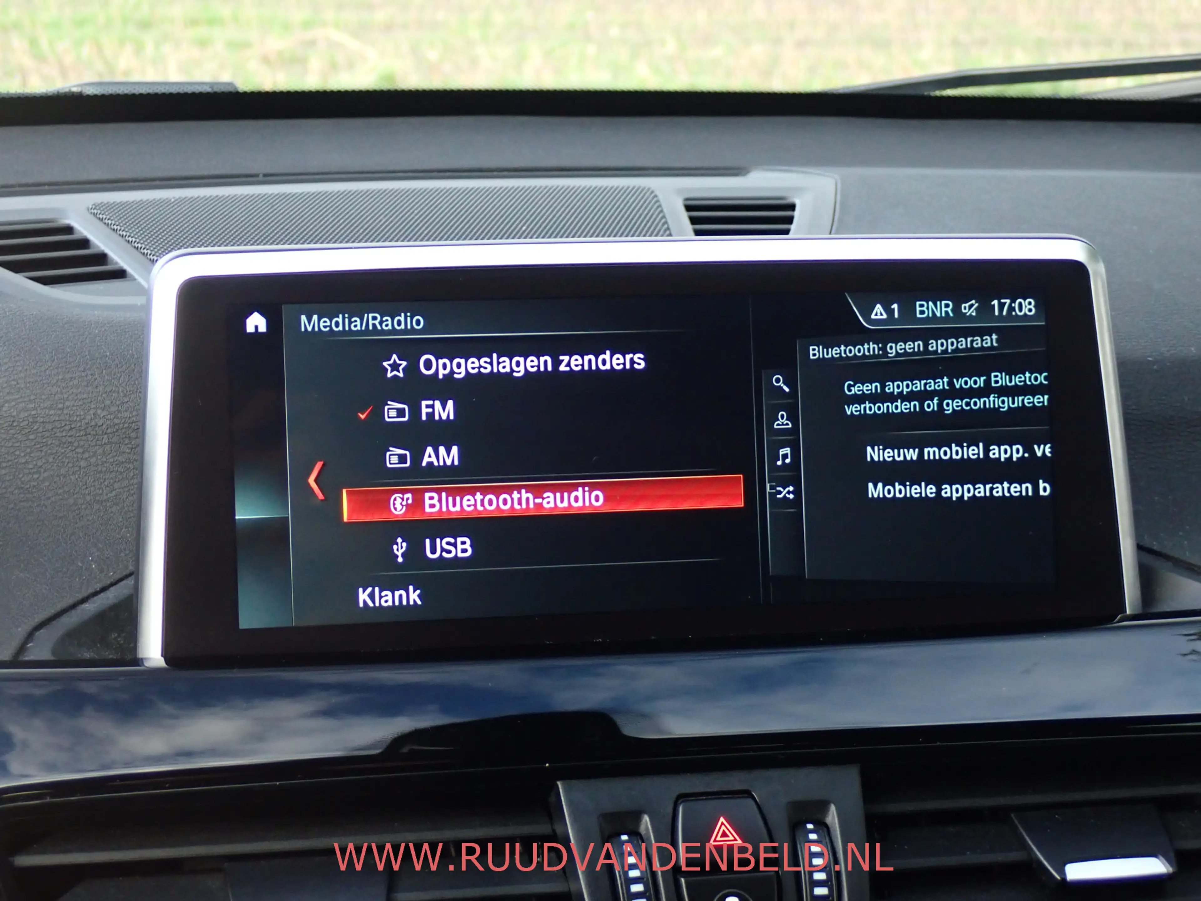 BMW X1 1.8i SPORTLINE CARPLAY / HEADUP / 18'' / SPORTSTOE — photo 17
