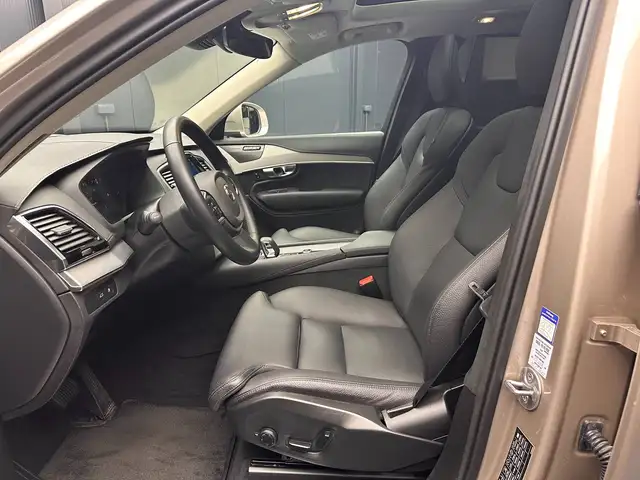 Volvo XC90 view 13
