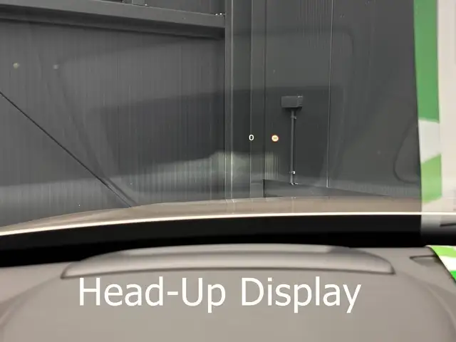 Volvo XC90 view 17