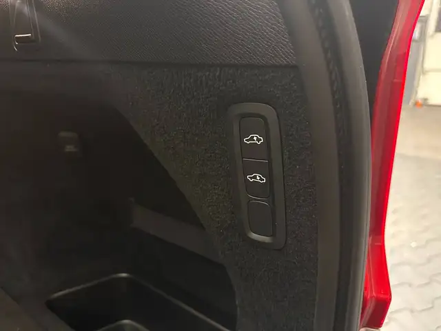 Volvo XC90 view 30
