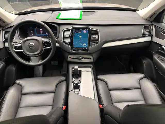 Volvo XC90 view 10