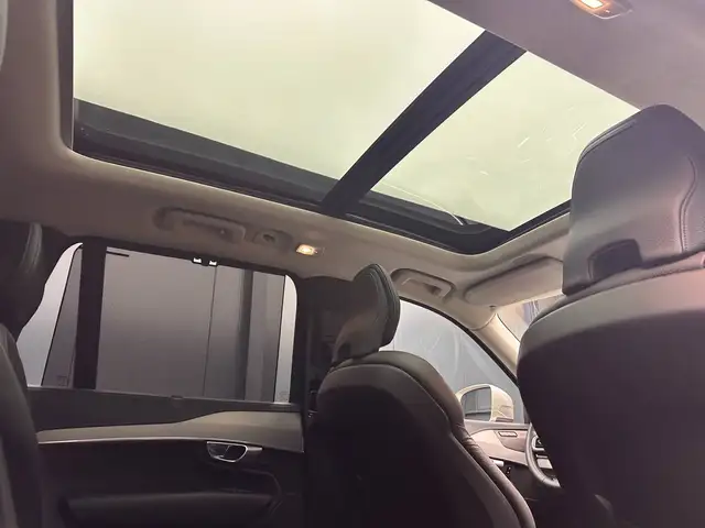 Volvo XC90 view 7