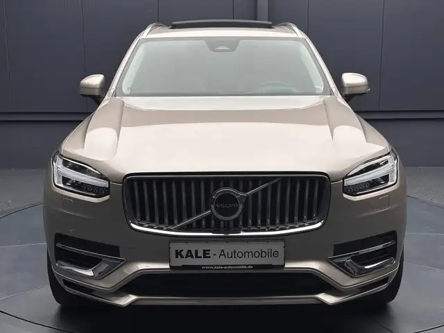 Volvo XC90 view 5