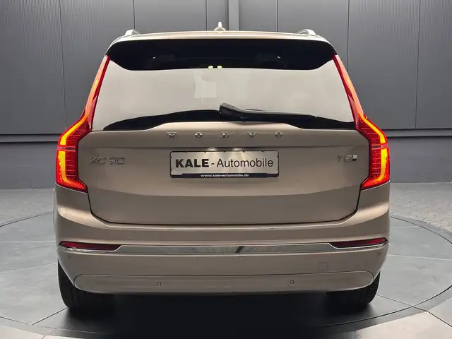Volvo XC90 view 4