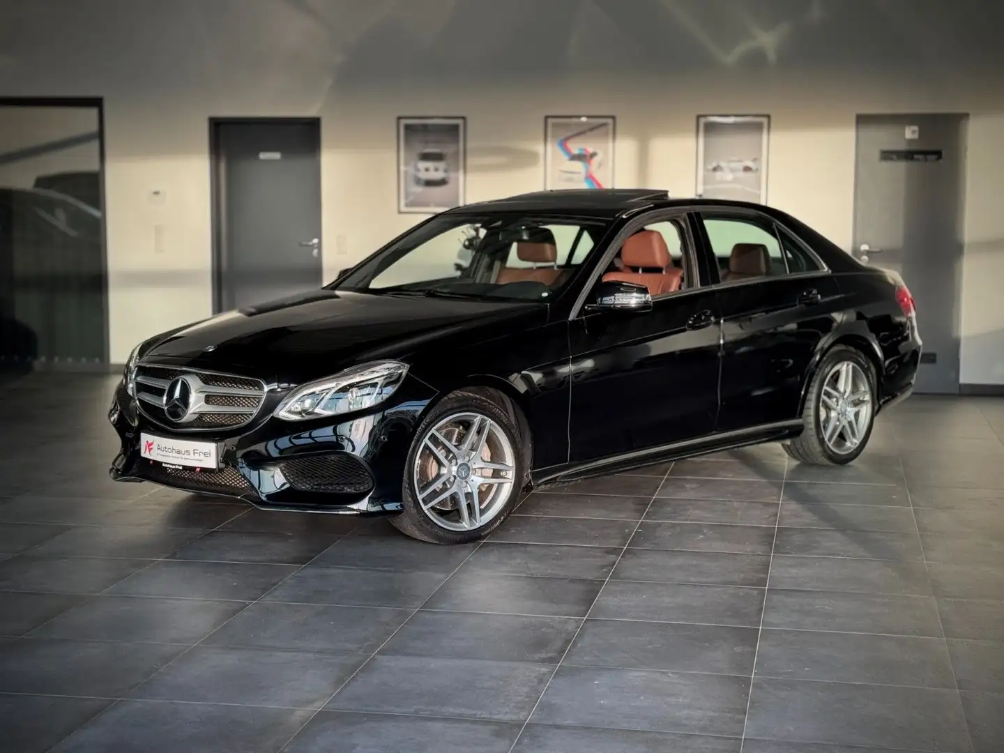 Mercedes-Benz E 400 AMG-Line V6*1.Hand*H&K*Schiebedach*LED* Noir - 1