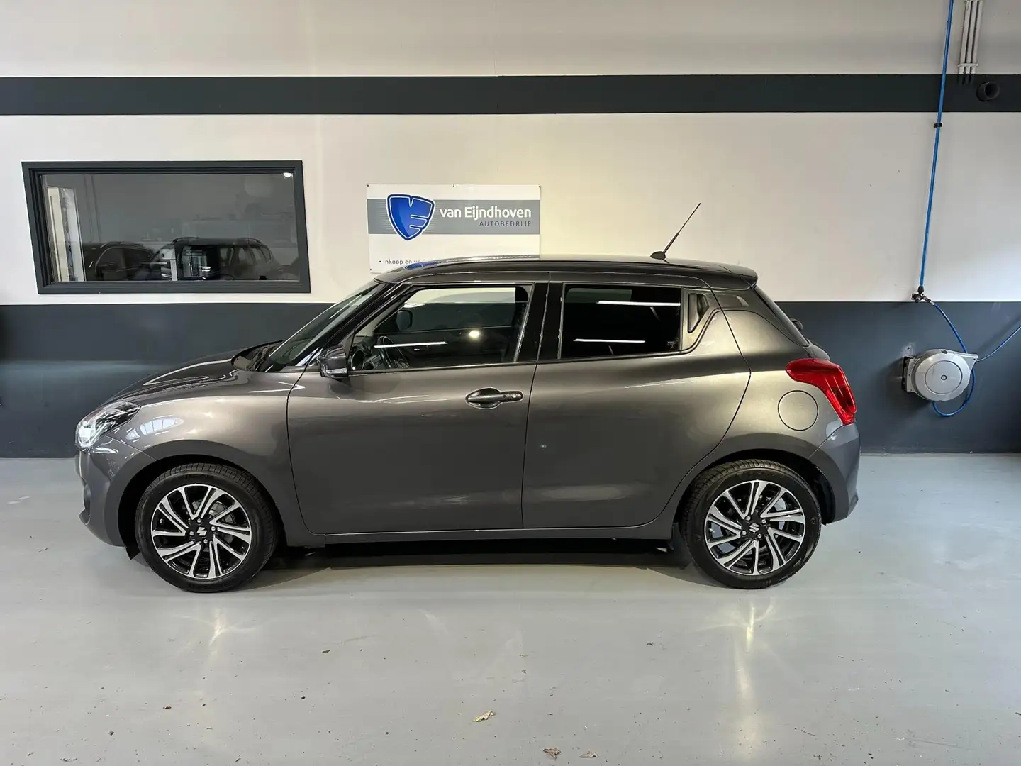 Suzuki Swift 1.2 Style Smart Hybrid Carplay|Camera|Adaptive Gris - 2