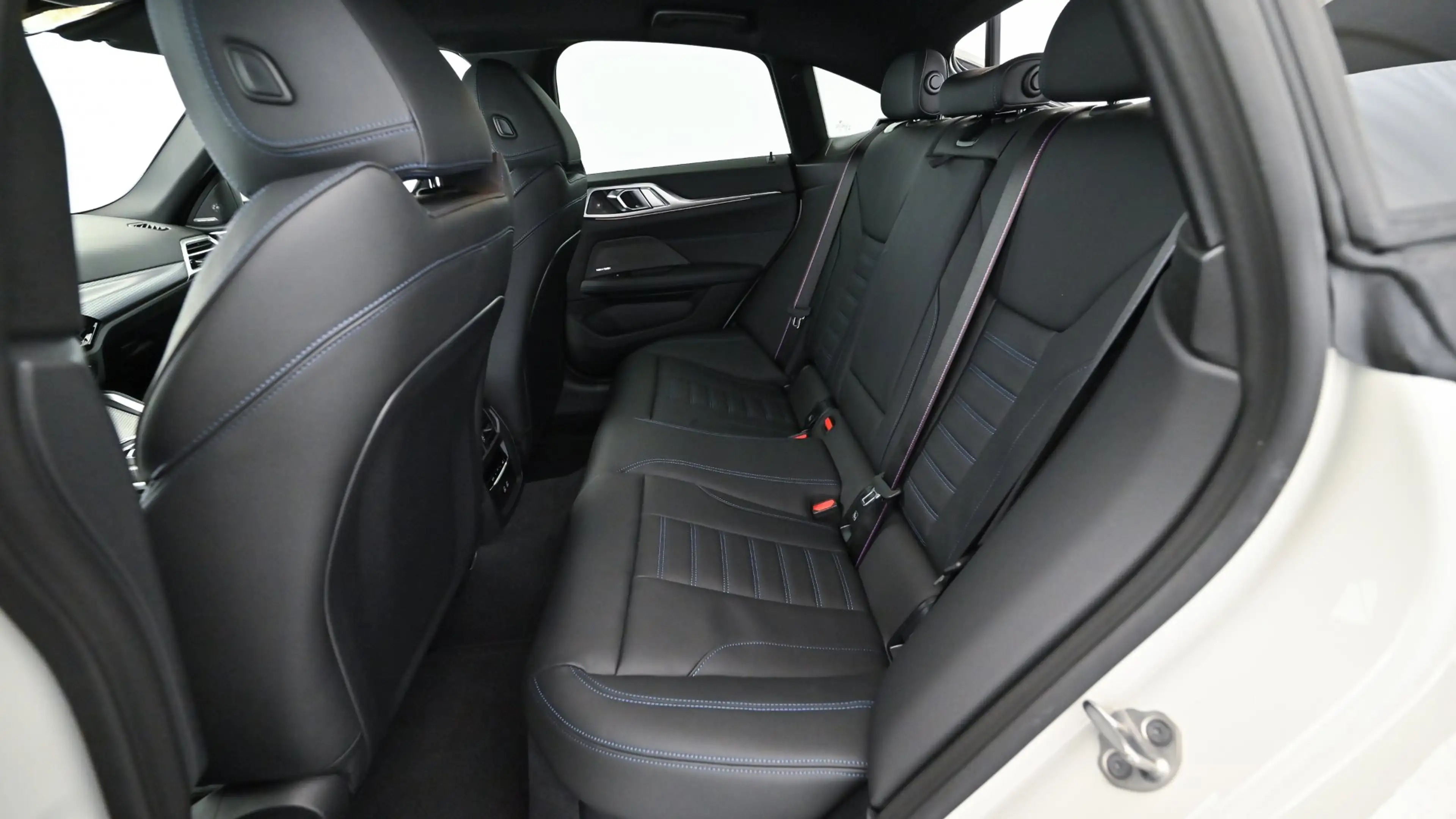 BMW 420 d xDrive M-Sportpaket Pro — photo 12