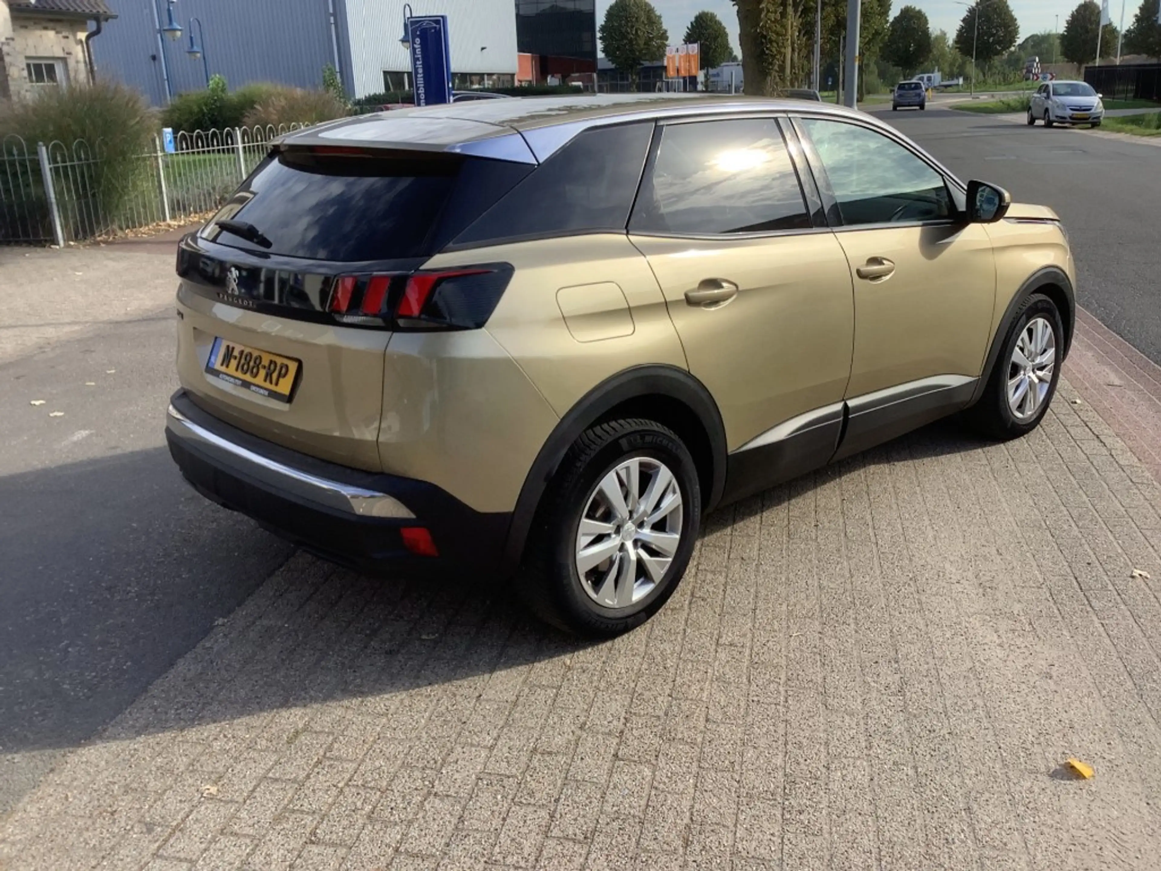 Peugeot 3008 1.2 PURETECH ALLURE Automaat — photo 6