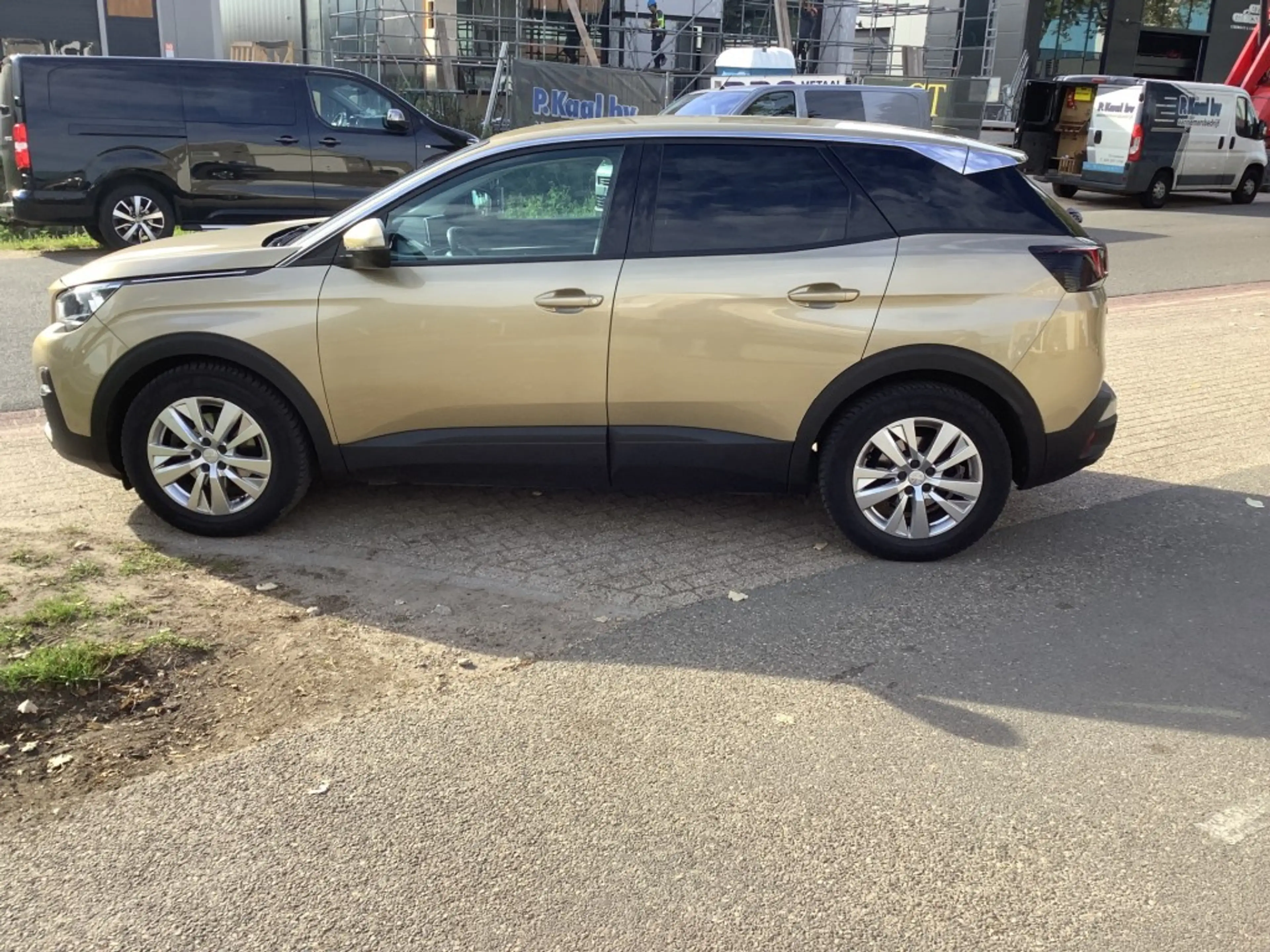 Peugeot 3008 1.2 PURETECH ALLURE Automaat — photo 3
