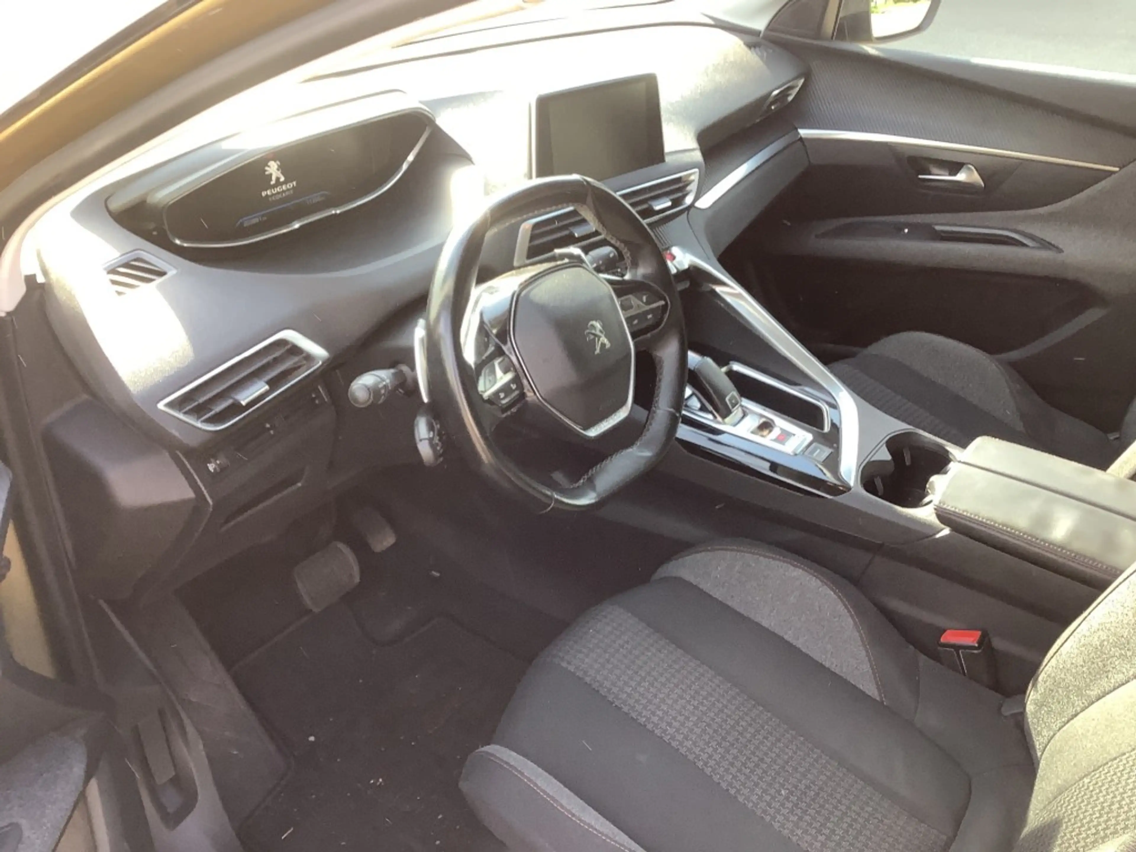 Peugeot 3008 1.2 PURETECH ALLURE Automaat — photo 2