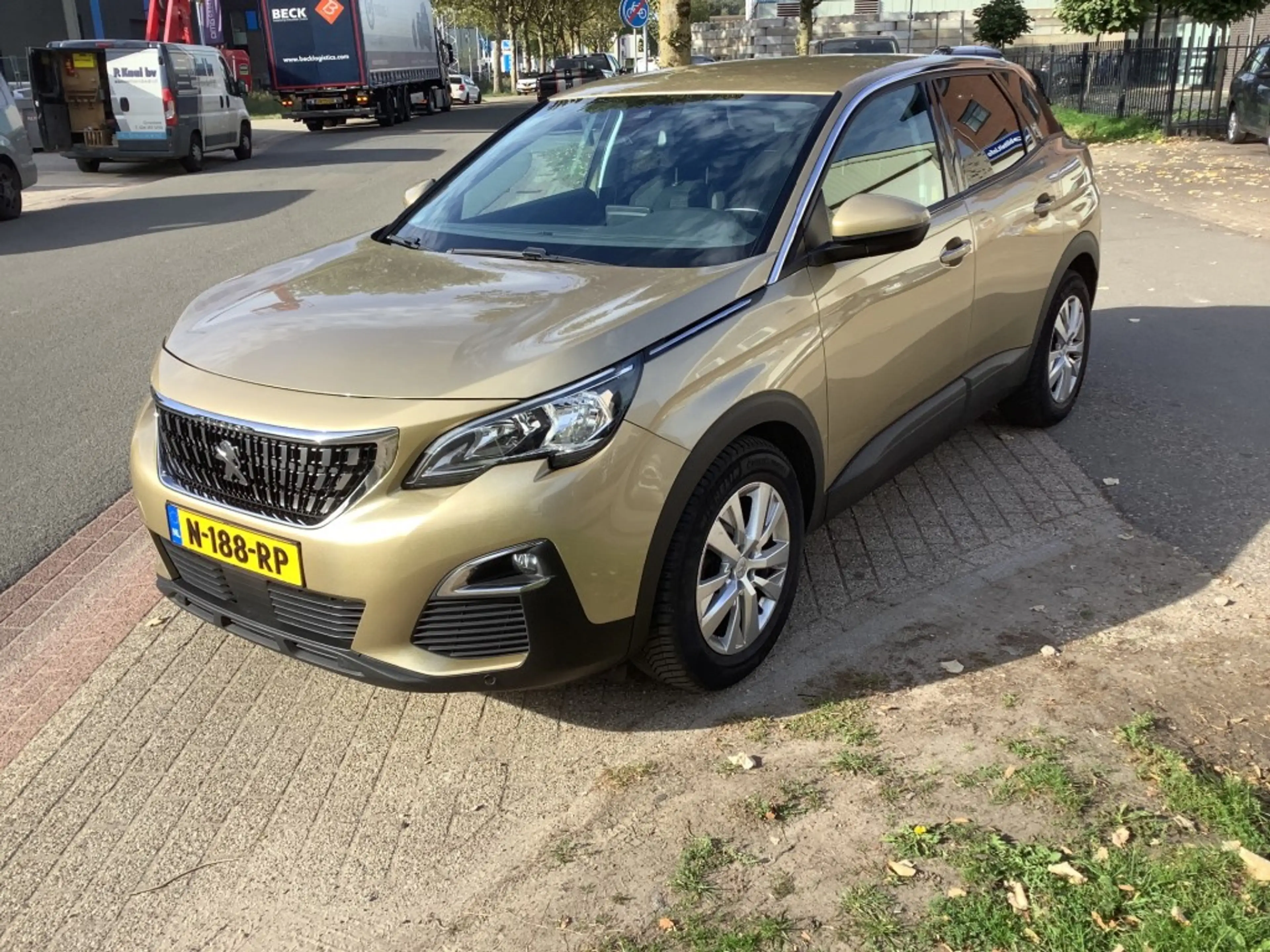 Peugeot 3008 1.2 PURETECH ALLURE Automaat
