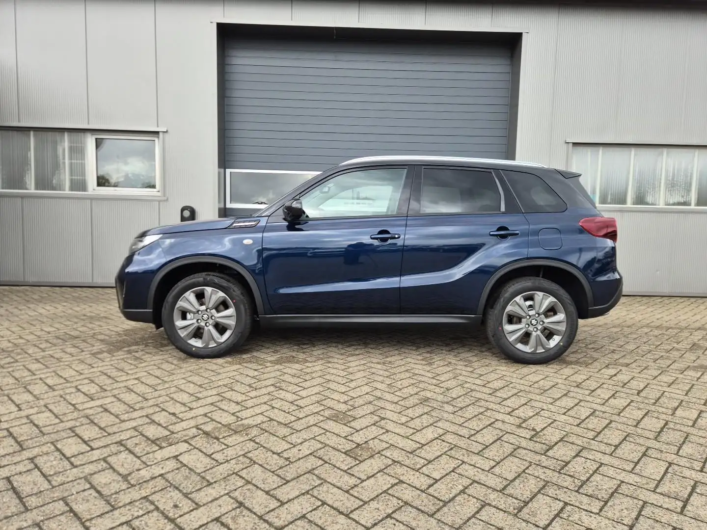 Suzuki Vitara Comfort 110PS Automatik MHEV 4x4 ALLGRIP 1.4 Bo... Blau - 2