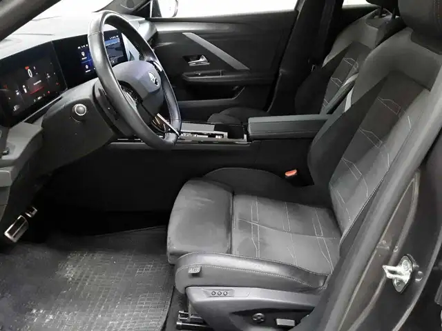 Opel Astra view 7