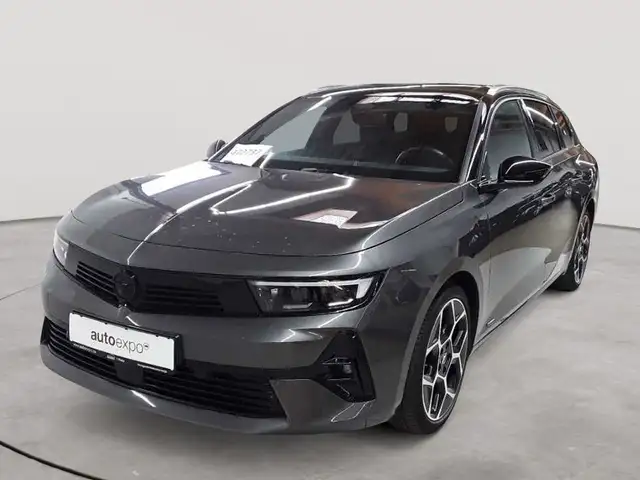 Opel Astra view 2