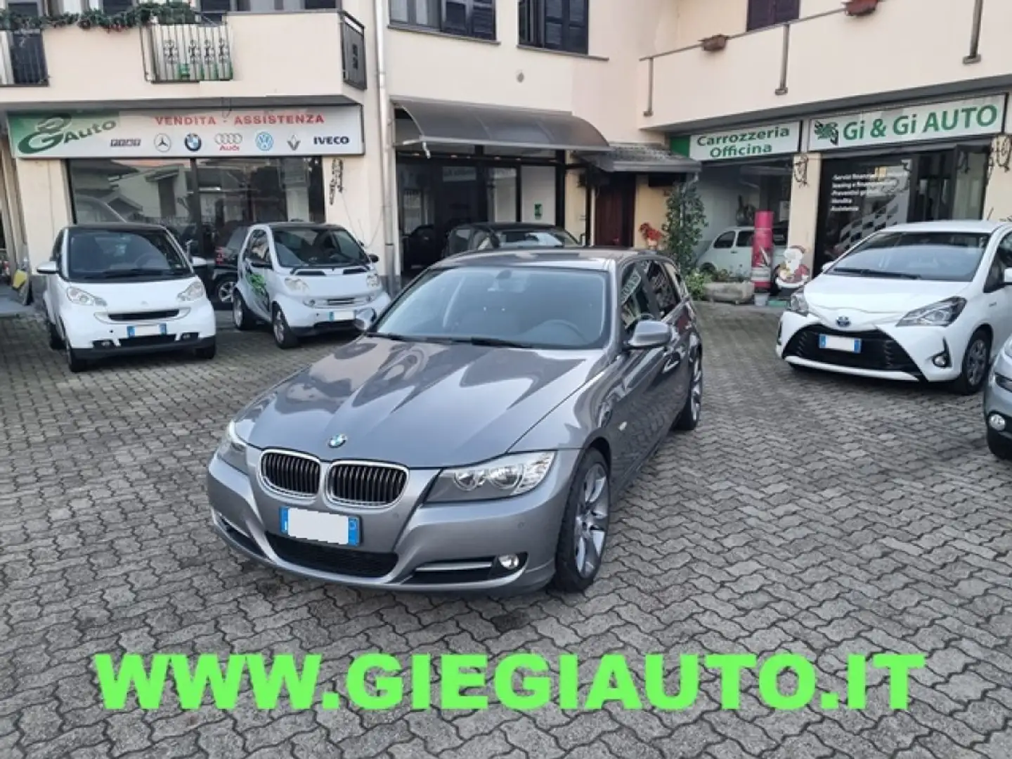 BMW 318 d 2.0 143CV cat Touring Attiva Noir - 2