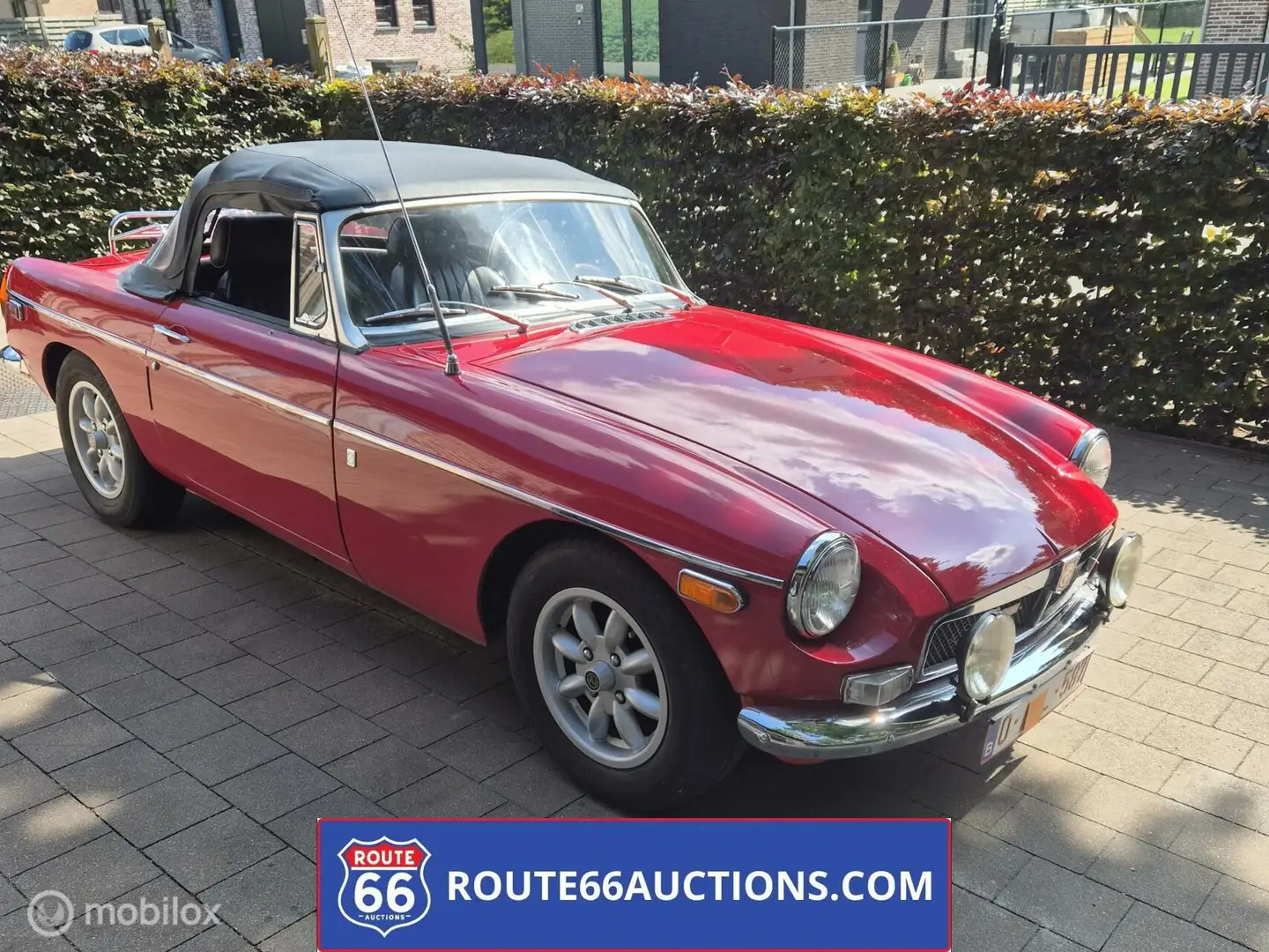MG MGB Cabriolet 1971 | Route 66 Auctions Червоний - 1