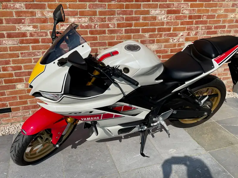 Yamaha YZF-R3 - foto 2