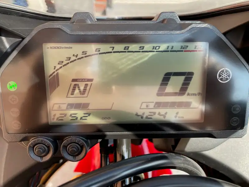 Yamaha YZF-R3 - foto 3