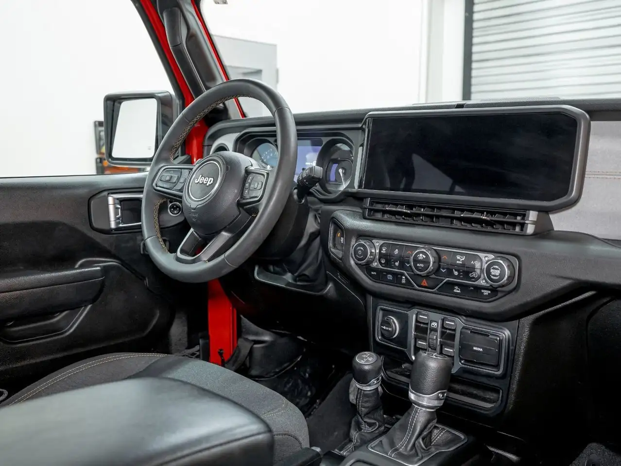 Jeep Wrangler снимка Jeep Wrangler
