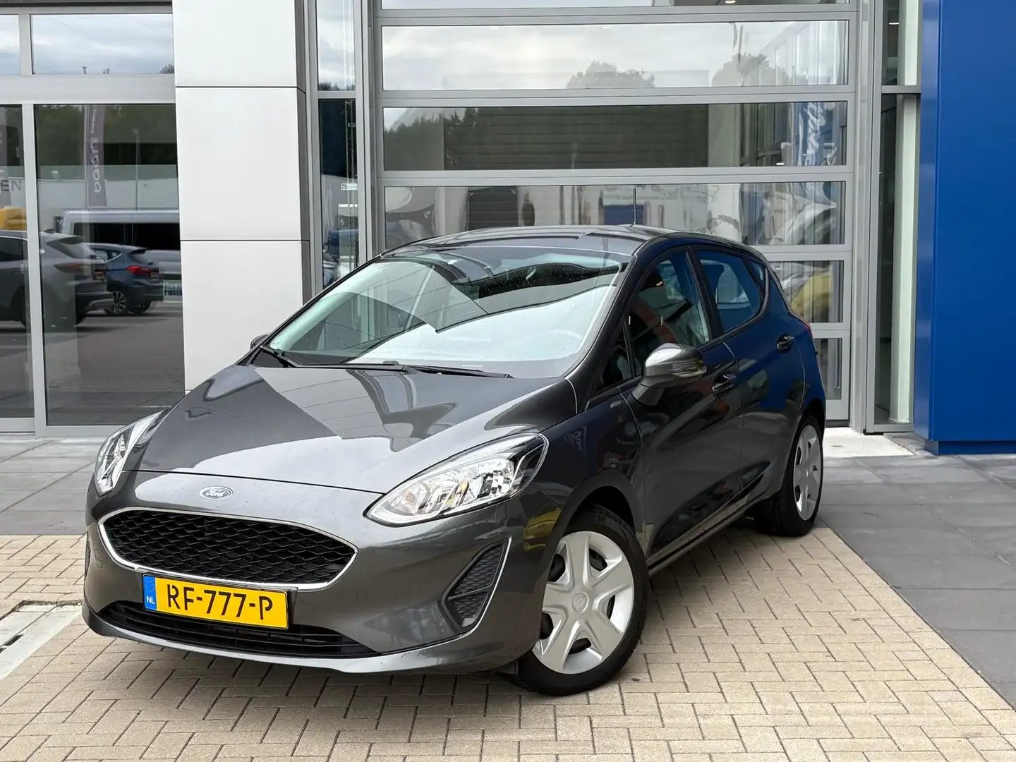 Ford Fiesta 1.1 Trend | All Seasons | Lane Assist | Cruise Con Grijs - 1
