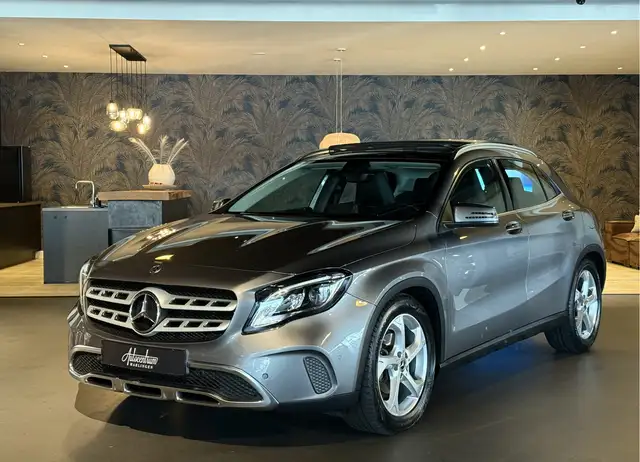 Mercedes-Benz GLA 200 Premium Plus I Pano I Camera I Automaat