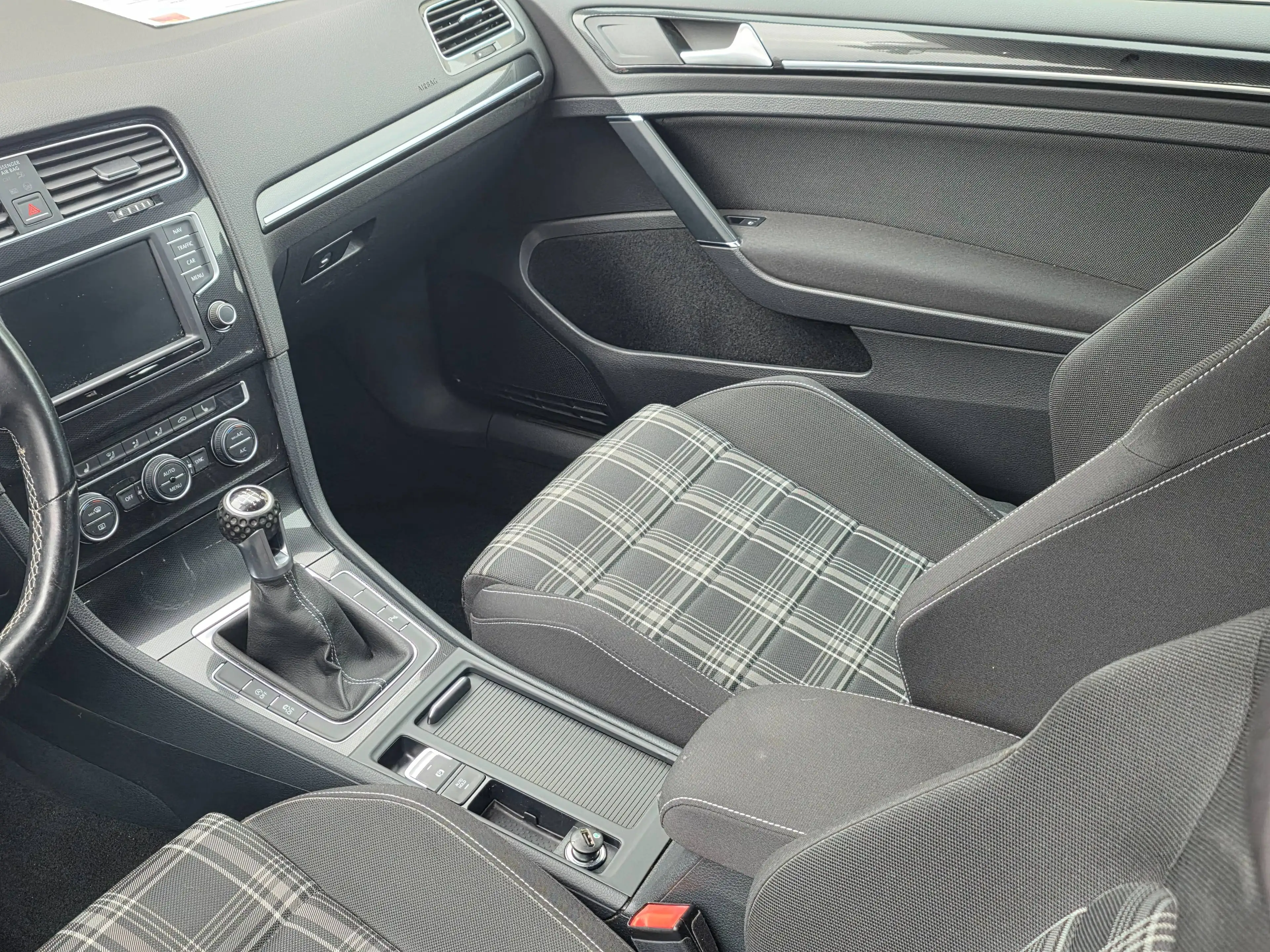 Volkswagen Golf GTD GTD BMT 2.0 TDI Top Gepflegt 1. Hand / Navi / Xenon/ 19 Zoll — photo 14