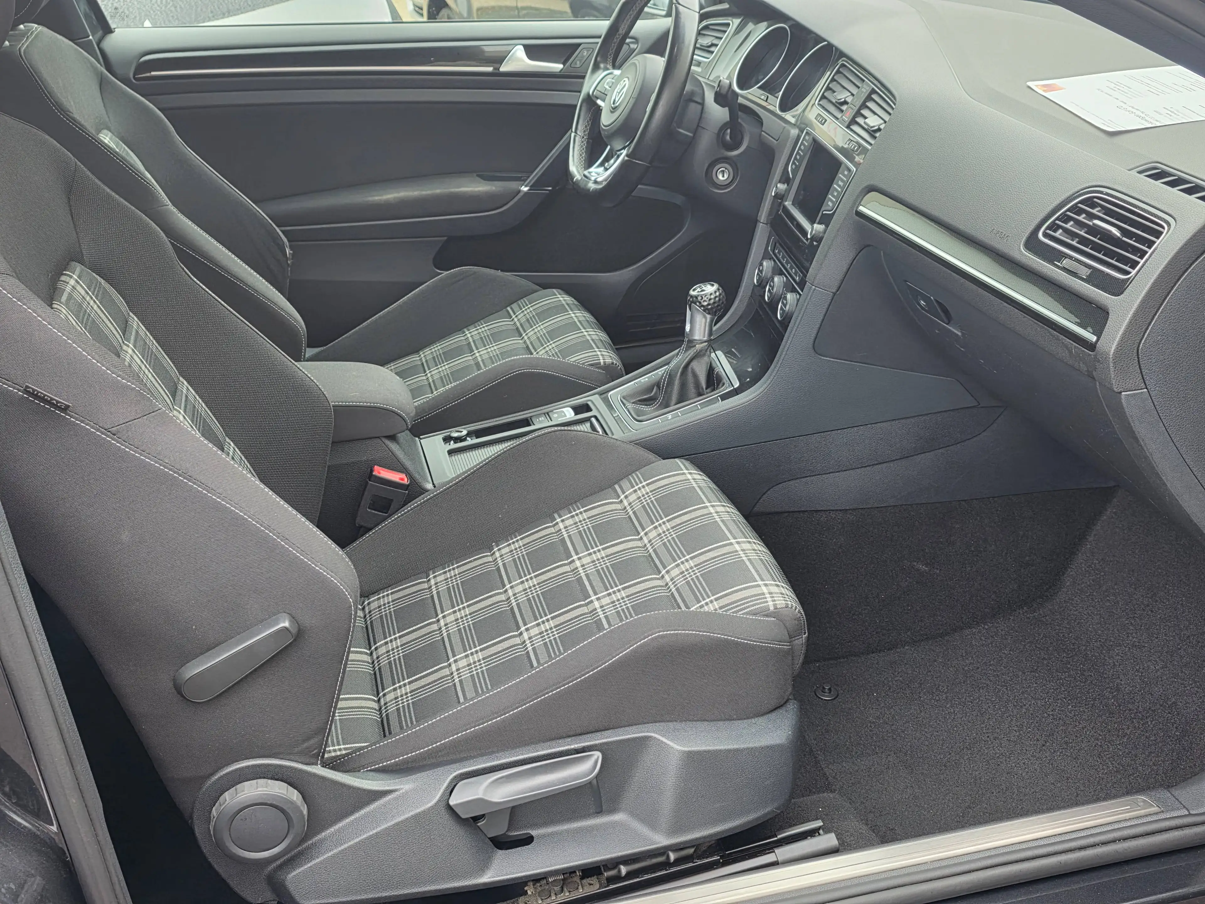 Volkswagen Golf GTD GTD BMT 2.0 TDI Top Gepflegt 1. Hand / Navi / Xenon/ 19 Zoll — photo 12