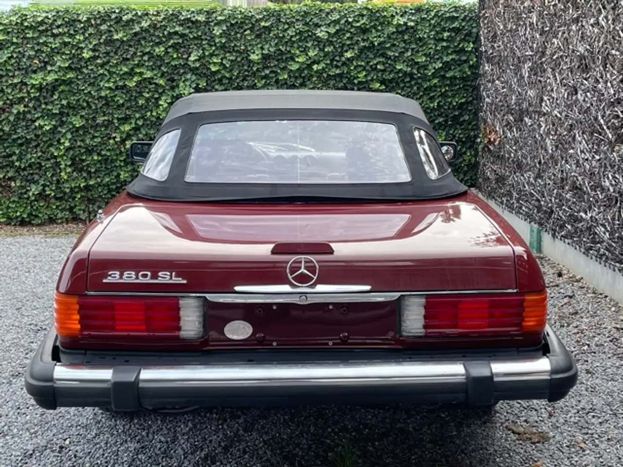 Mercedes-Benz SL 380 R107 Roadster Orient red /Leather light brown, foto 11