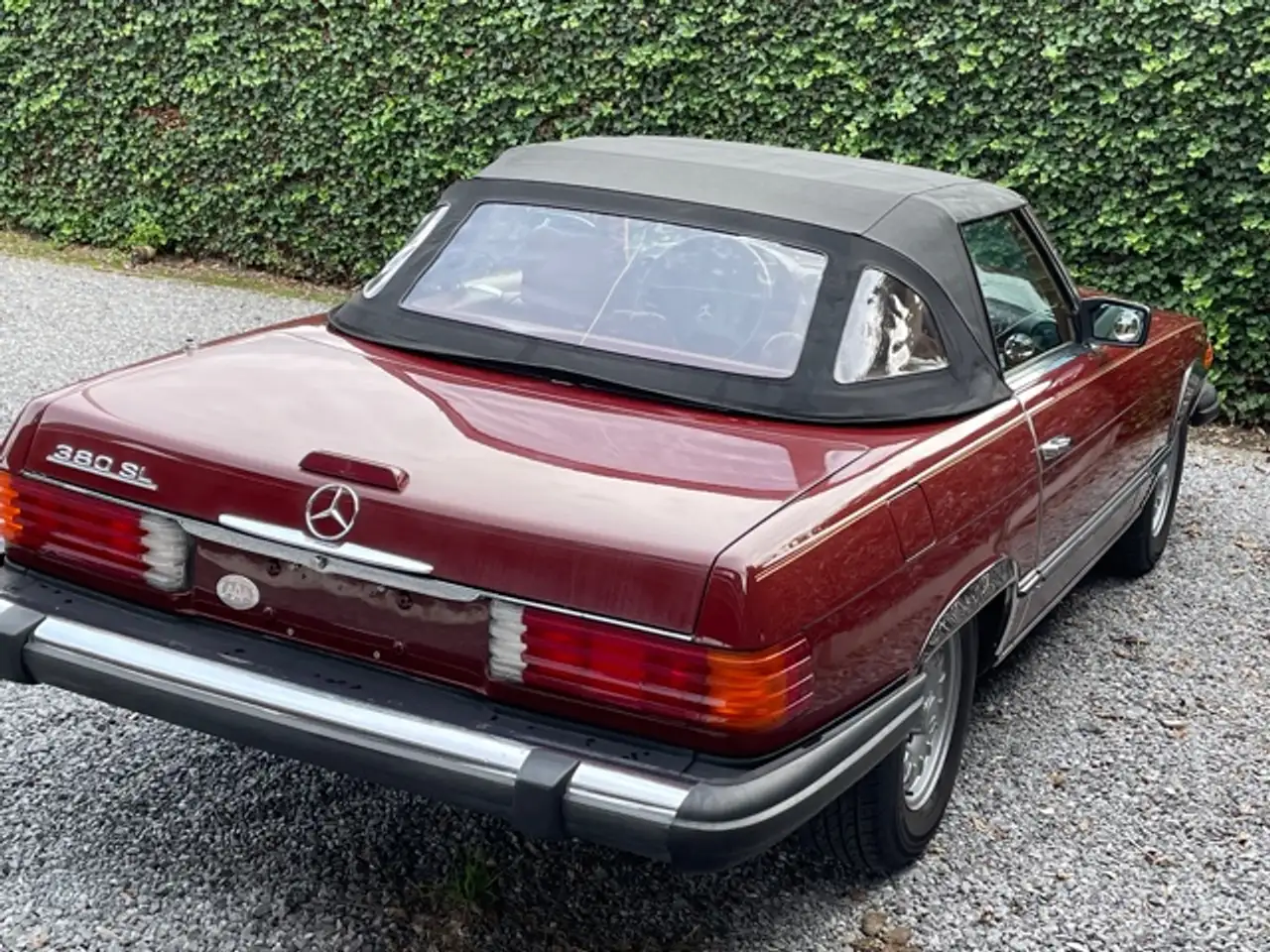 Mercedes-Benz SL 380 R107 Roadster Orient red /Leather light brown, foto 12