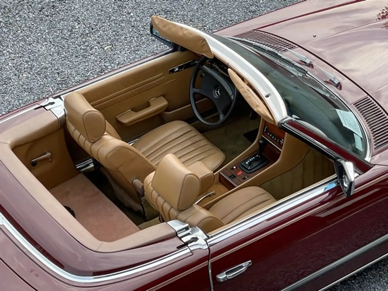 Mercedes-Benz SL 380 R107 Roadster Orient red /Leather light brown, foto 2