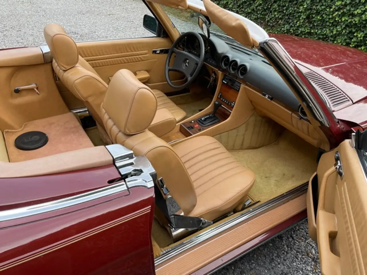 Mercedes-Benz SL 380 R107 Roadster Orient red /Leather light brown, foto 5