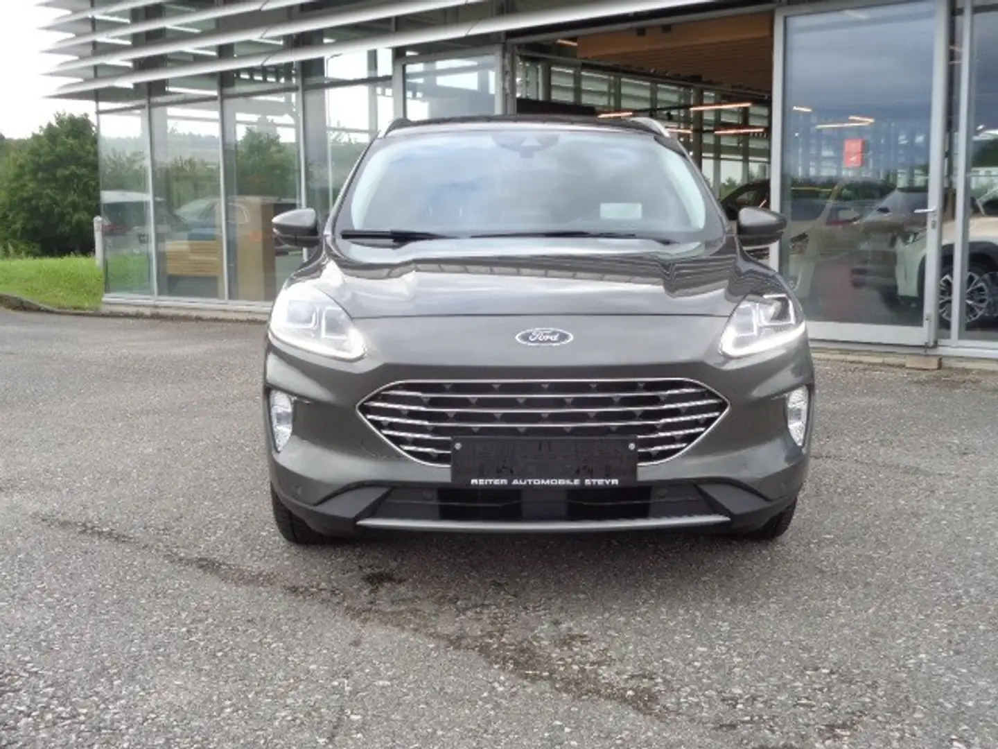 Ford Kuga 2,0 TDCi Titanium Aut. *LED *NAVI * Head up Dis... Grau - 2