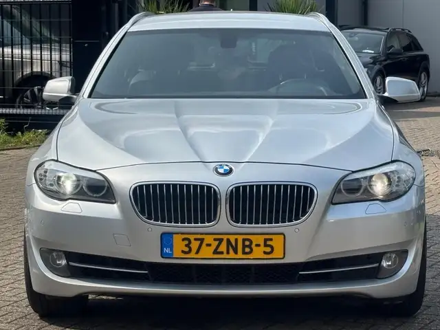 BMW 5 Series view 2
