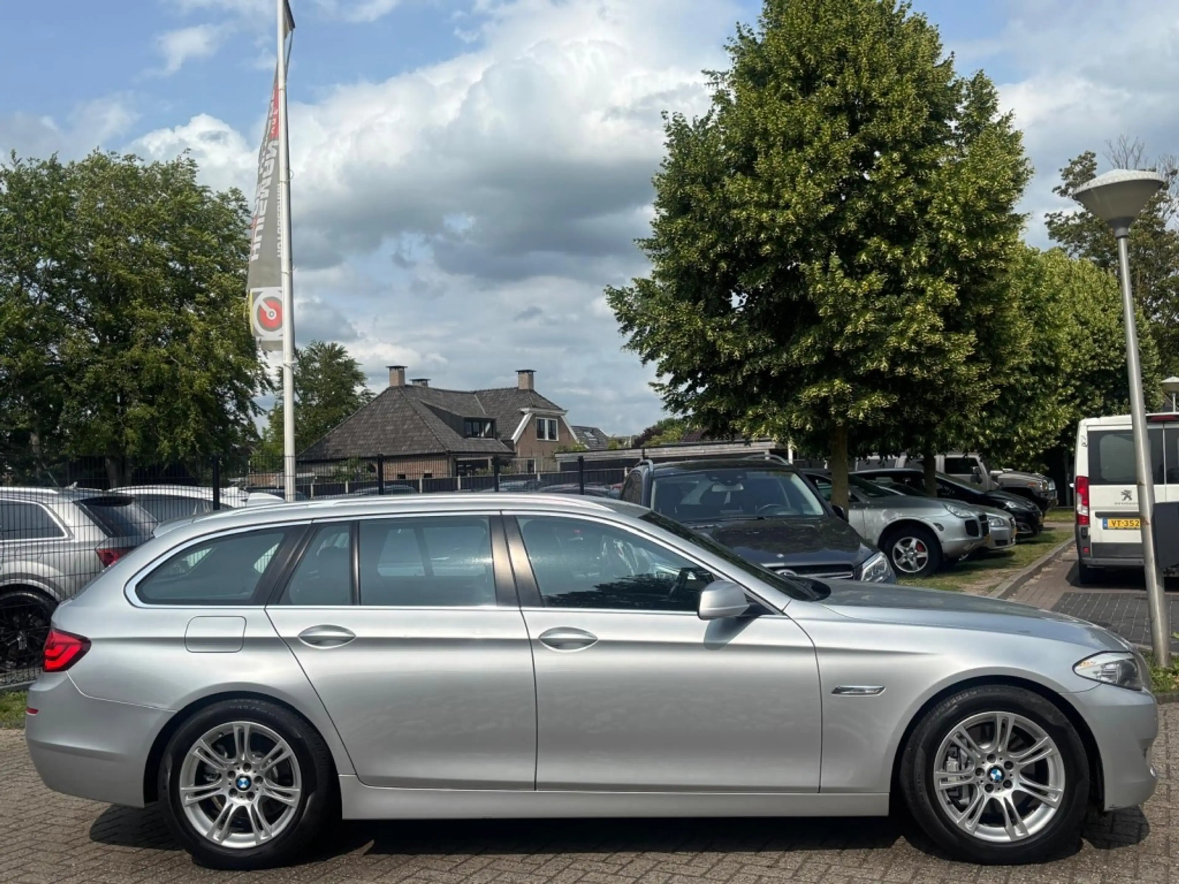 BMW 528 5-serie Touring 528i High Executive 2013 NL Auto T — photo 4