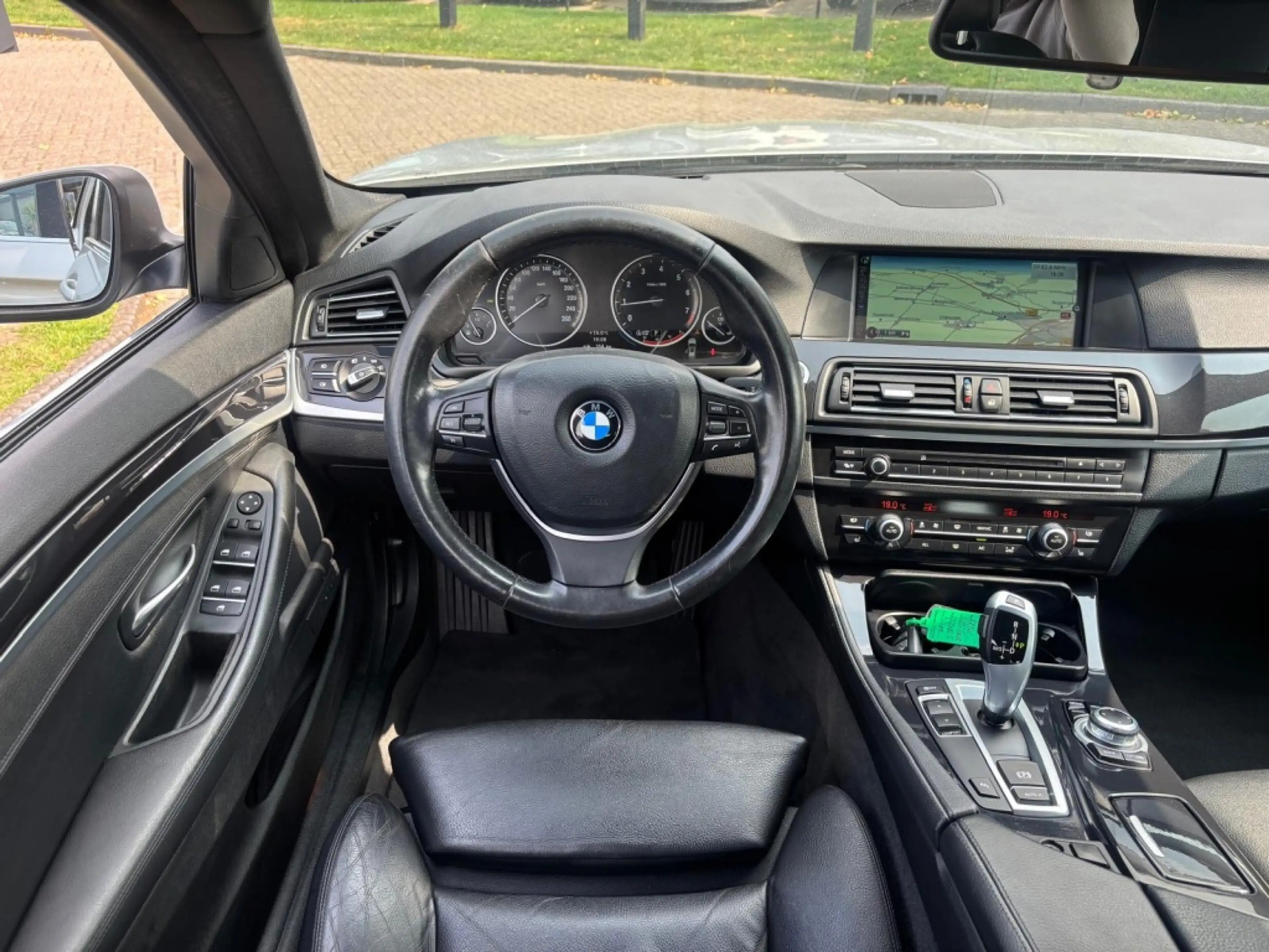 BMW 528 5-serie Touring 528i High Executive 2013 NL Auto T — photo 9