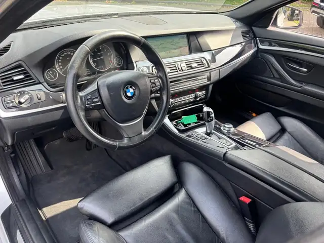 BMW 5 Series view 11