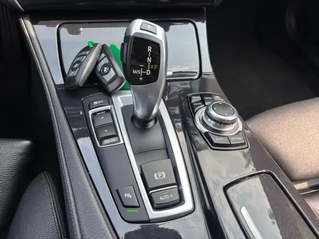 BMW 5 Series view 15