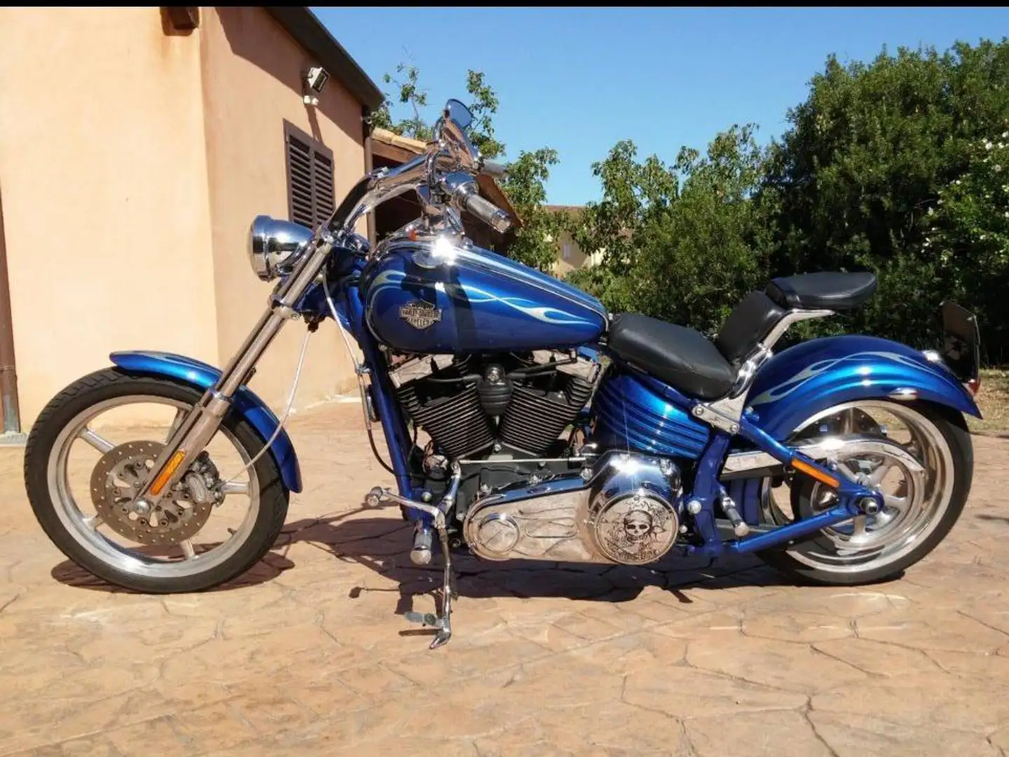 Harley-Davidson Rocker C 2009 Blau - 2