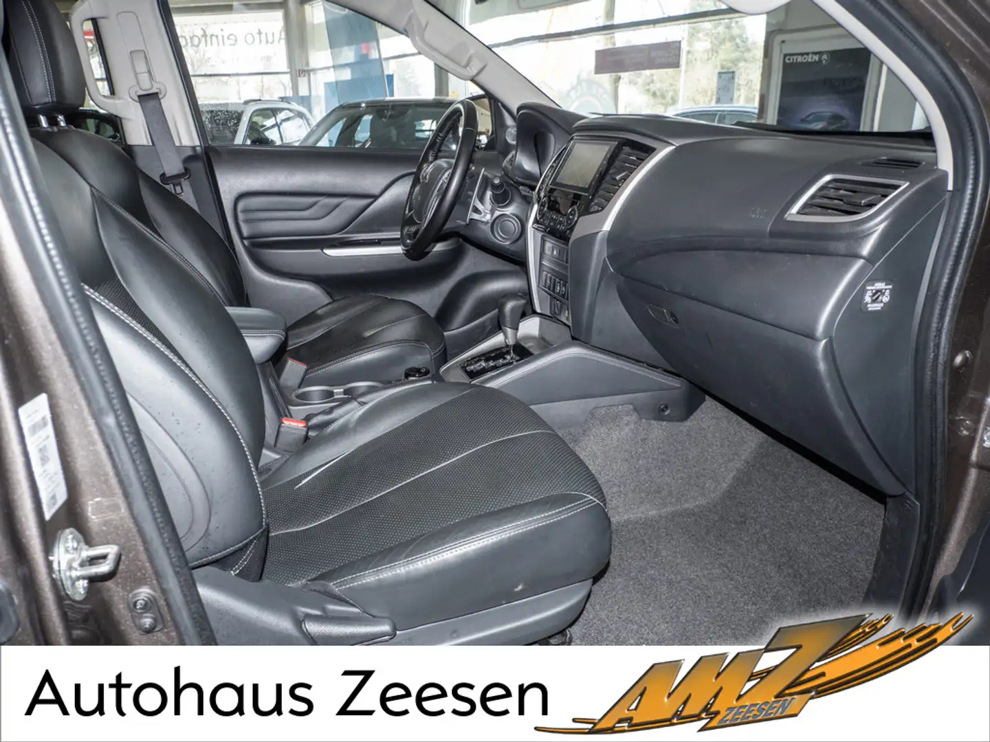 Mitsubishi L200 Doppelkabine Top 2.2 DI-D 4WD LED 360° Marrón - 2