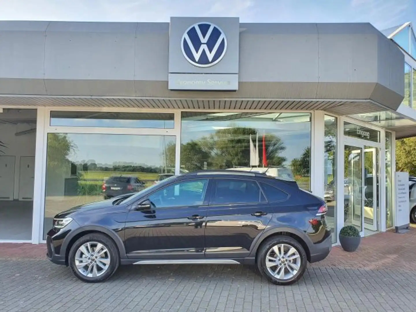 Volkswagen Taigo Life 1.0 TSI DSG IQ.Drive Bluetooth Navi LED Schwarz - 2