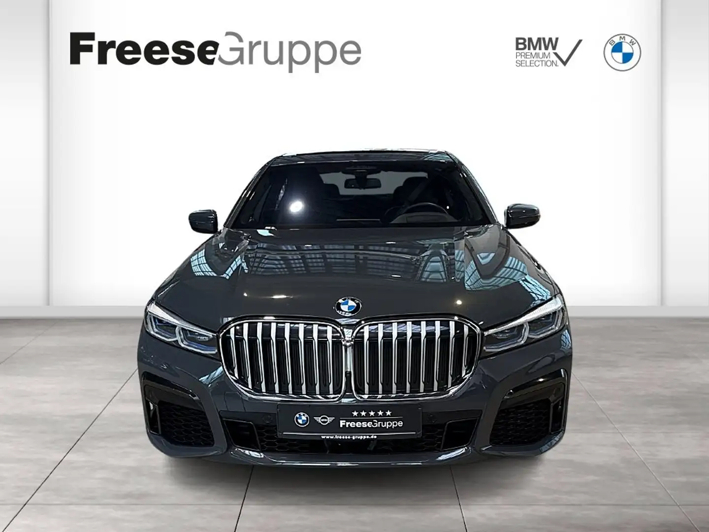 BMW 750 i xDrive Lim Sportpaket Gestiksteuerung DAB Grijs - 2