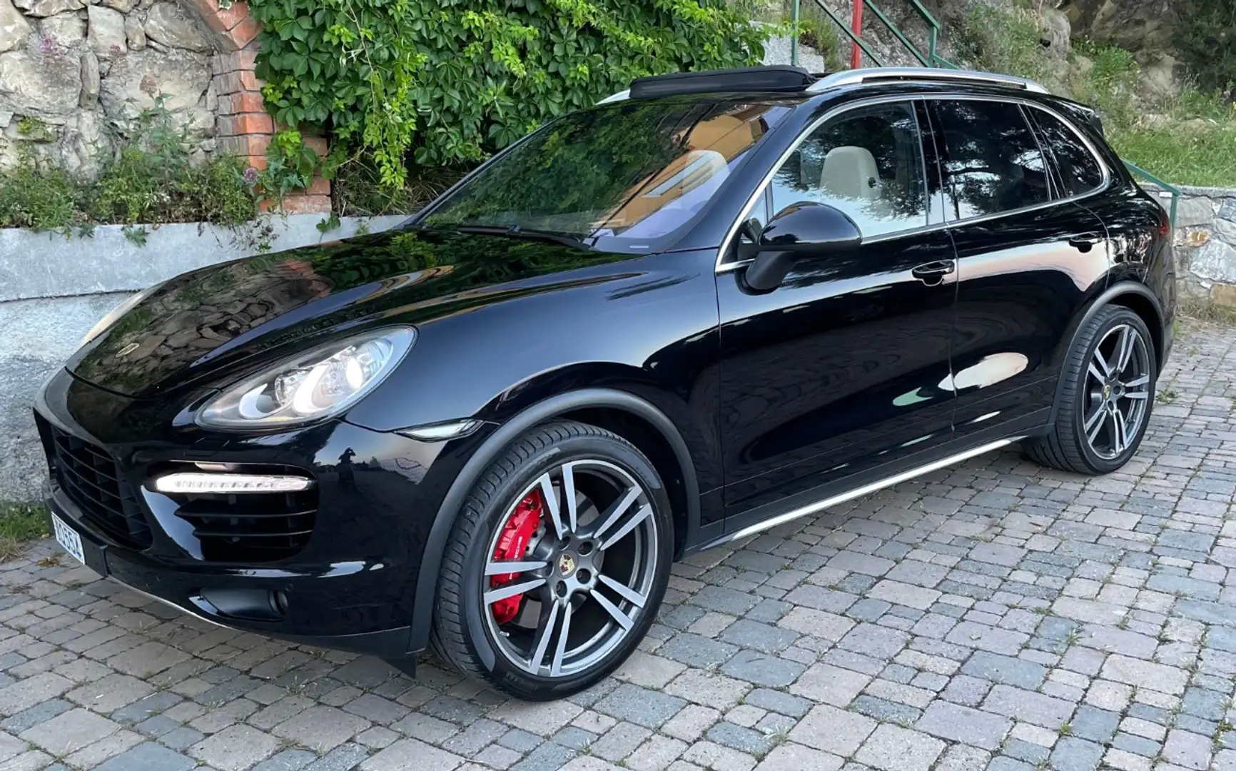 Porsche Cayenne 4.8 V8 Turbo Tiptronic S ***VENDU*** Noir - 1