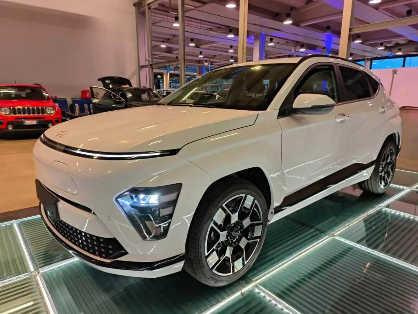 Hyundai KONA EV 64.8 KWh Exclusive + Pompa di Calore Bianco - 1