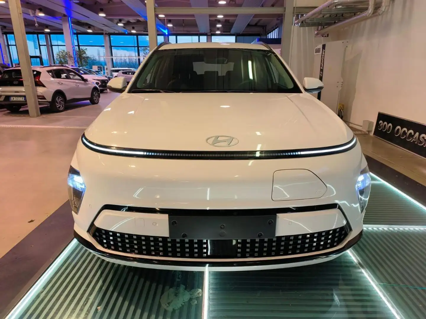 Hyundai KONA EV 64.8 KWh Exclusive + Pompa di Calore Bianco - 2