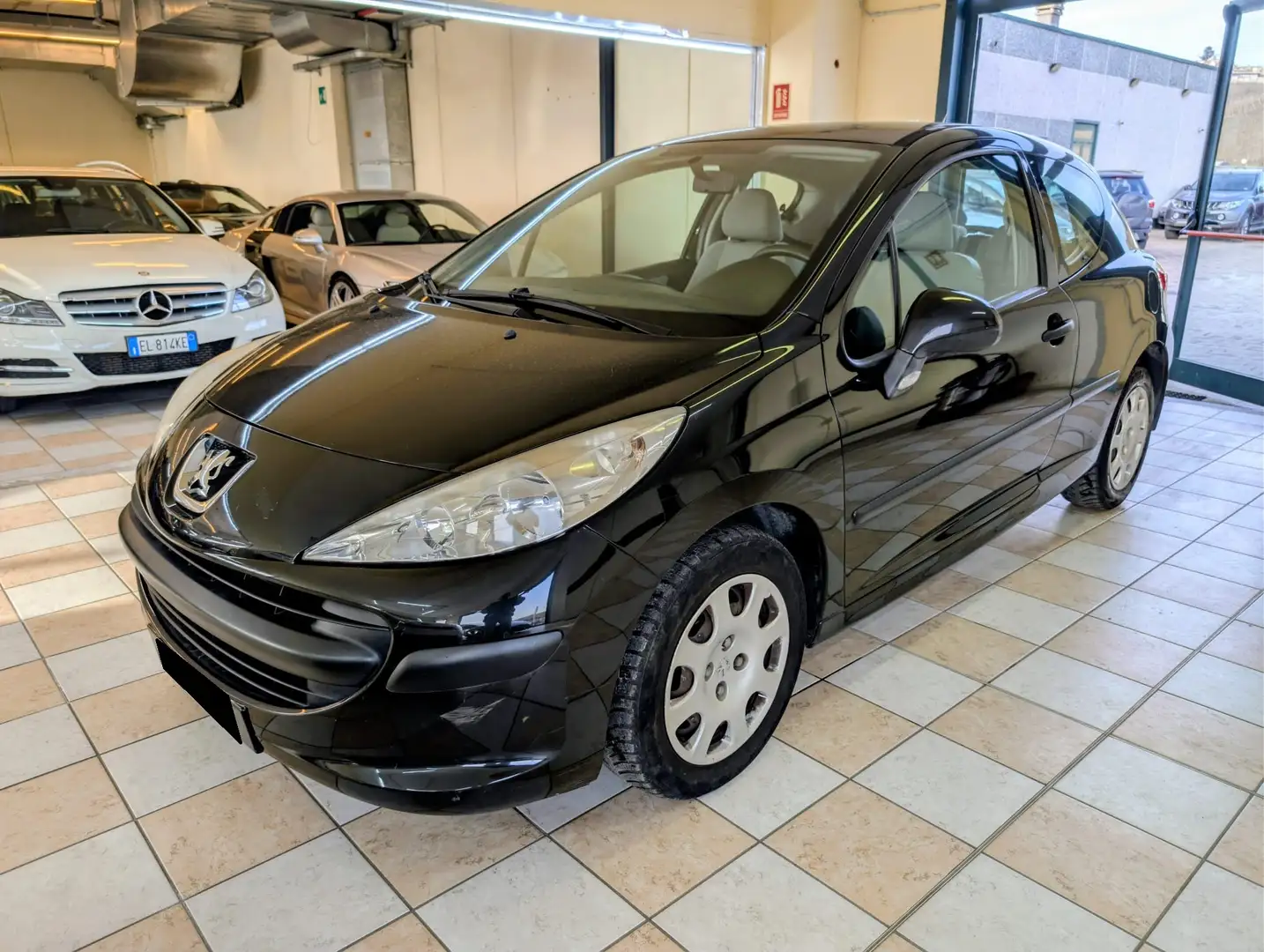 Peugeot 207 1.4 hdi  70cv One-Line 3p. Schwarz - 2